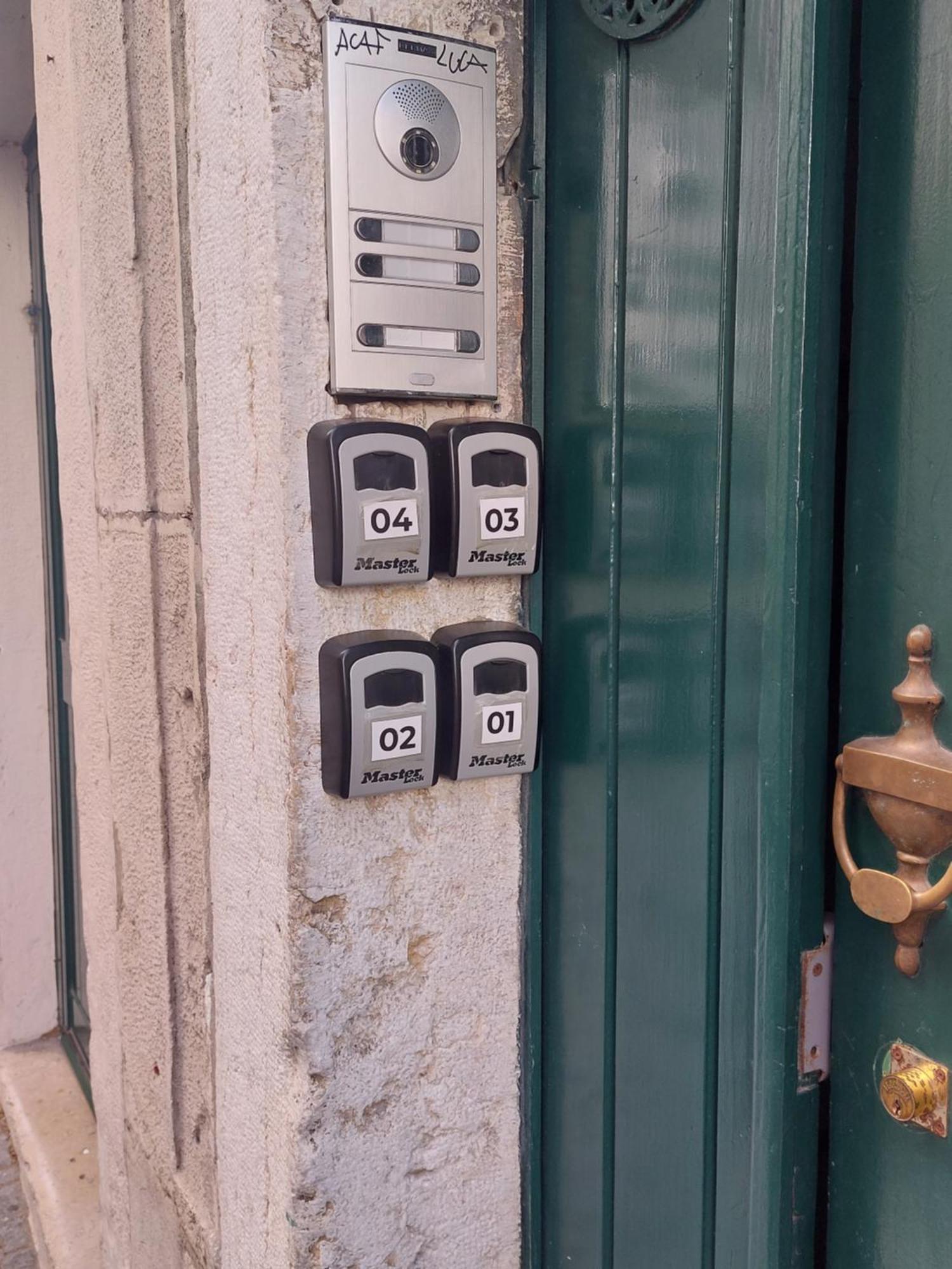 Apartamentos Alfama Fado Lisbon Exterior photo